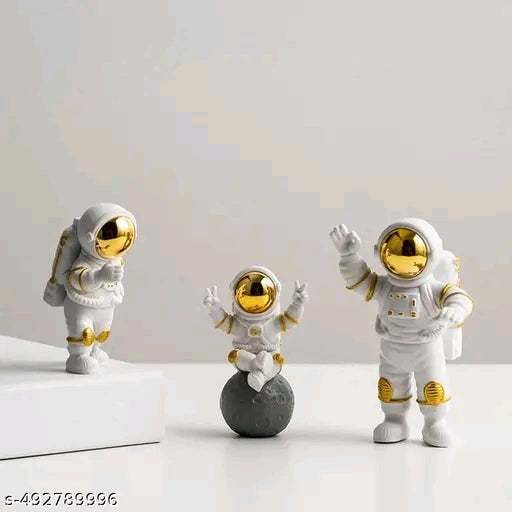Premium Golden Astronaut Statues – Perfect Desk & Dashboard Decor Set of 3